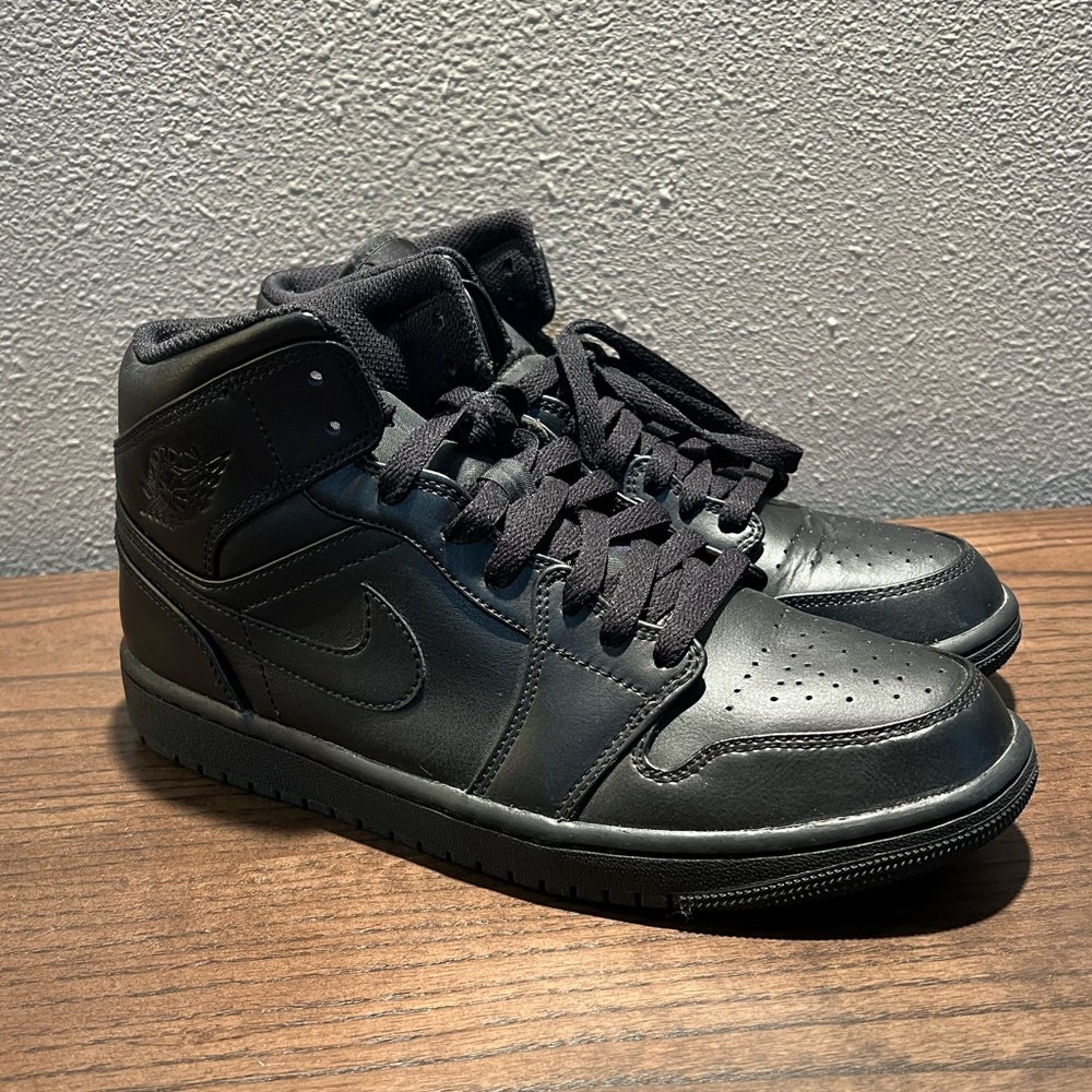 Men's All Black Jordan 1 Sneakers